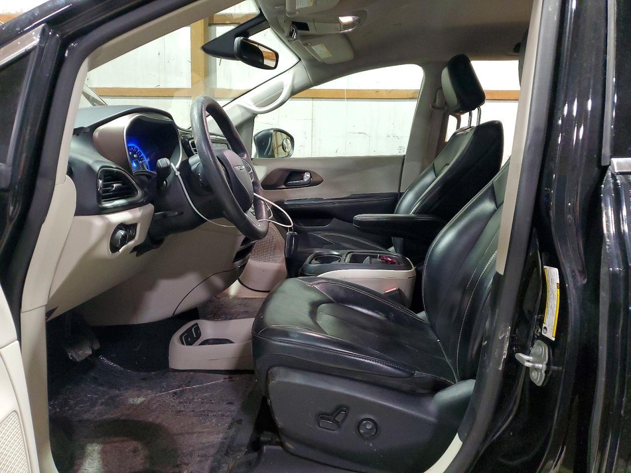 2020 CHRYSLER Voyager