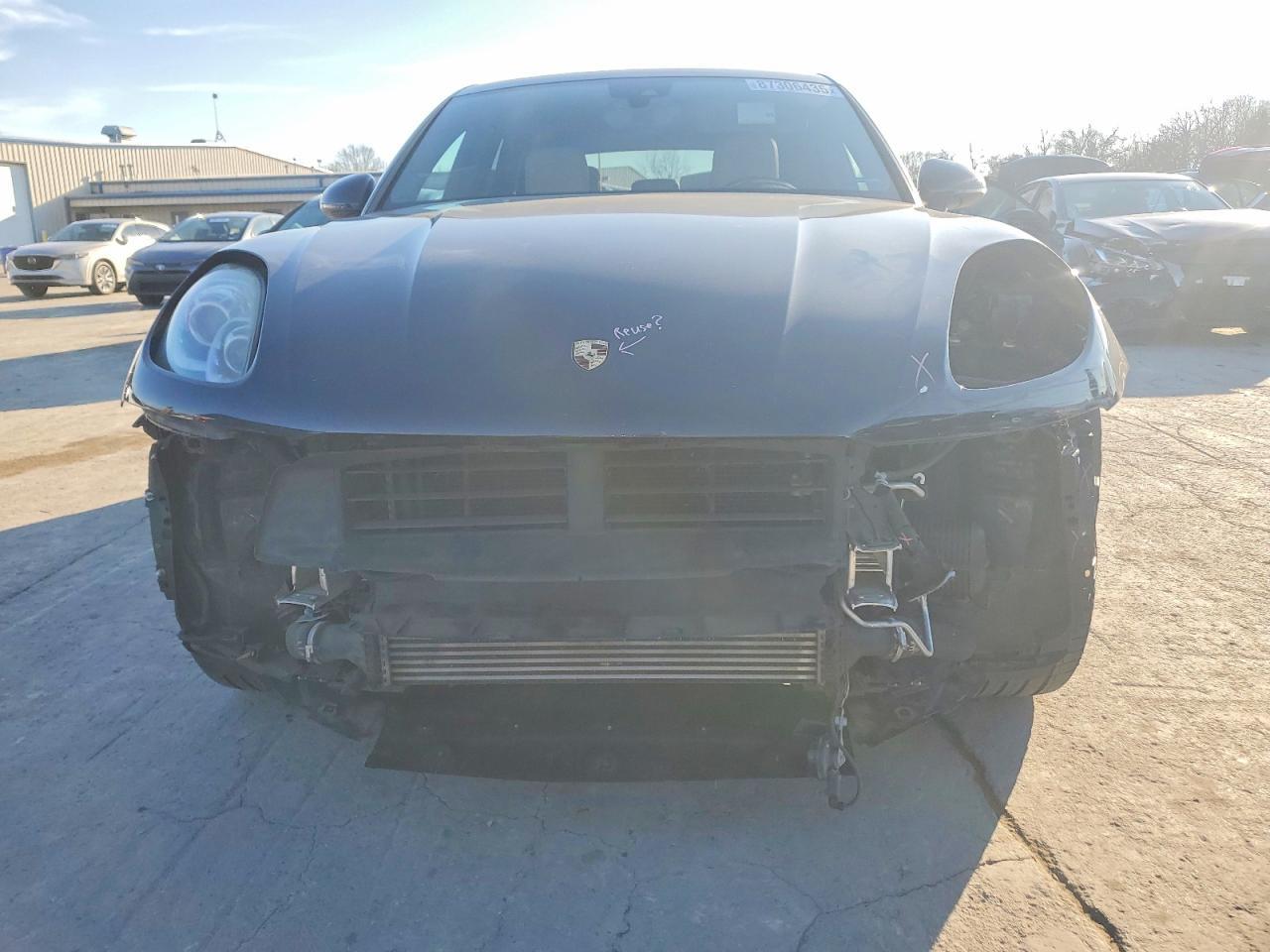 2017 PORSCHE Macan