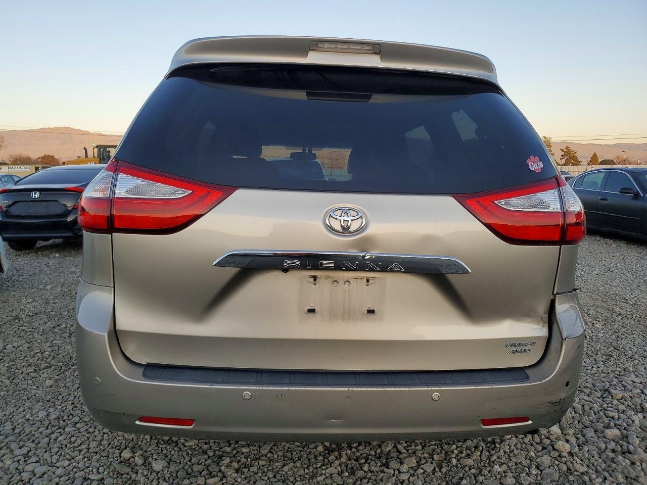 2015 TOYOTA SIENNA