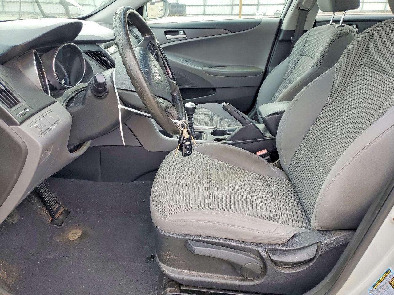 2011 HYUNDAI SONATA