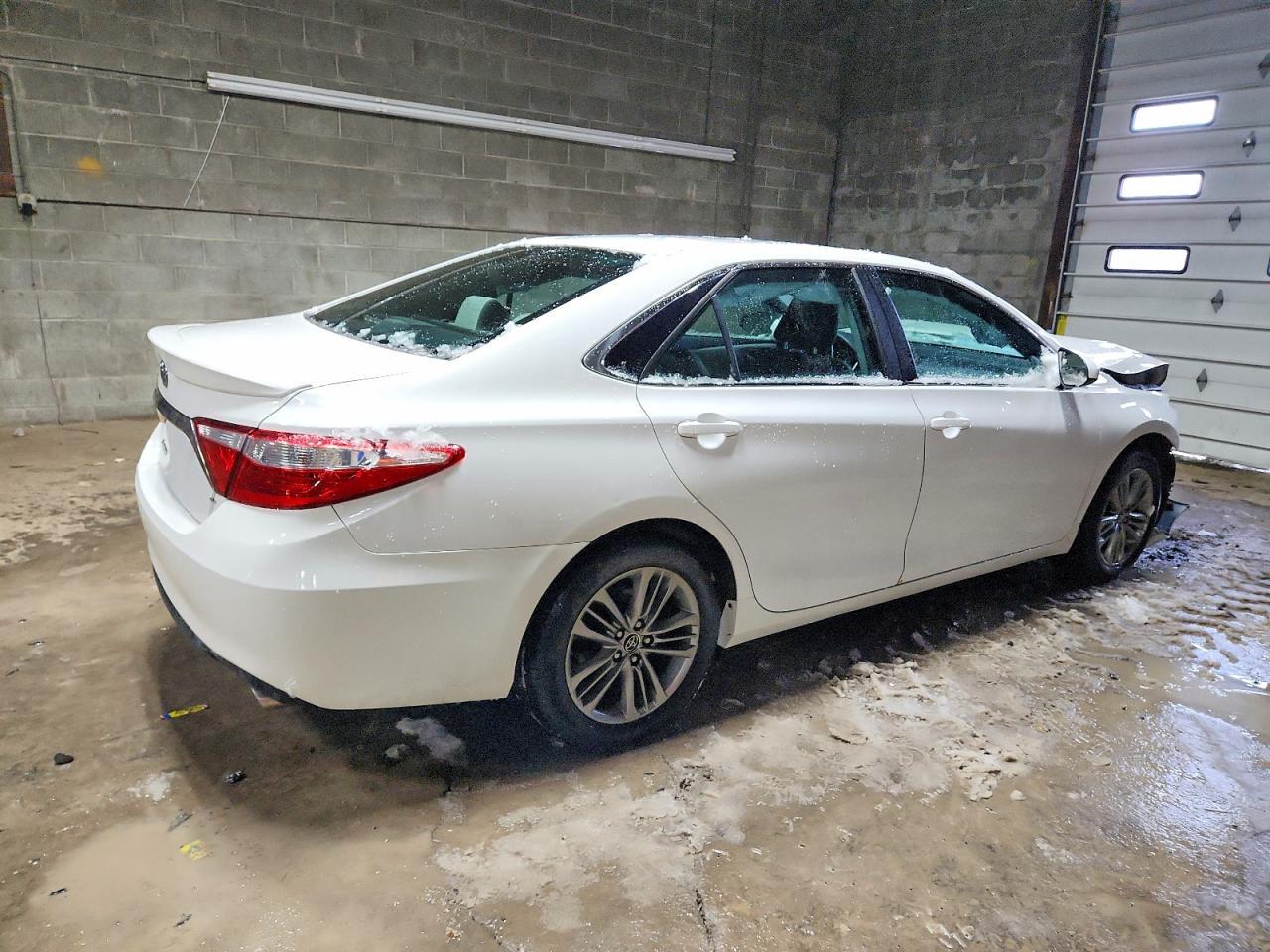 2015 TOYOTA CAMRY
