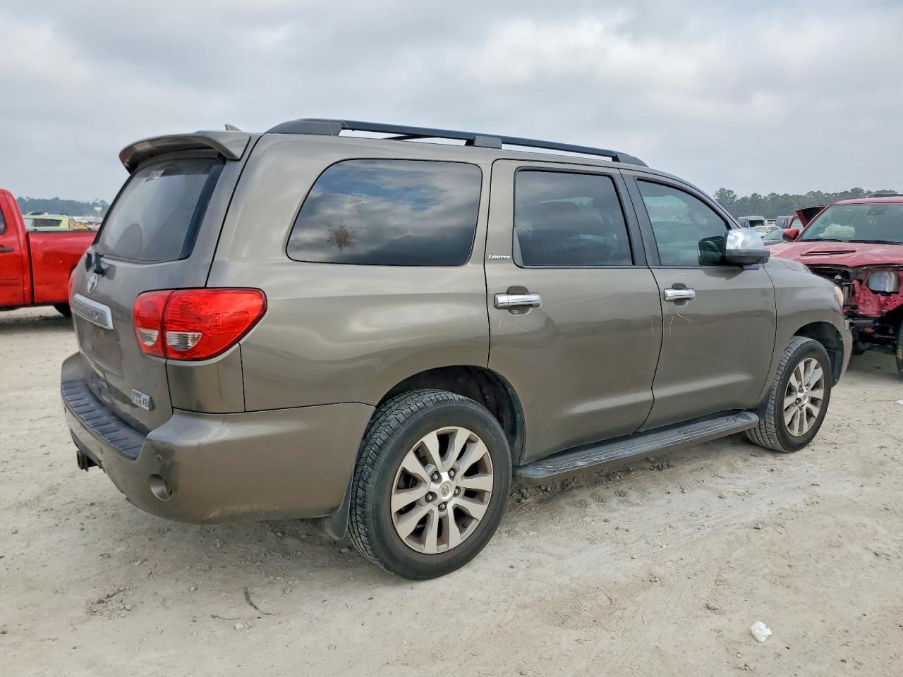2014 TOYOTA Sequoia