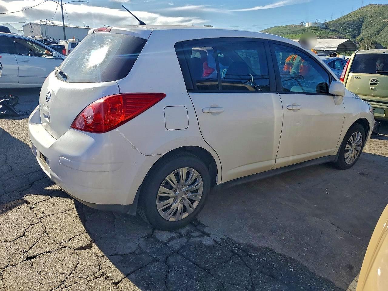 2011 NISSAN VERSA