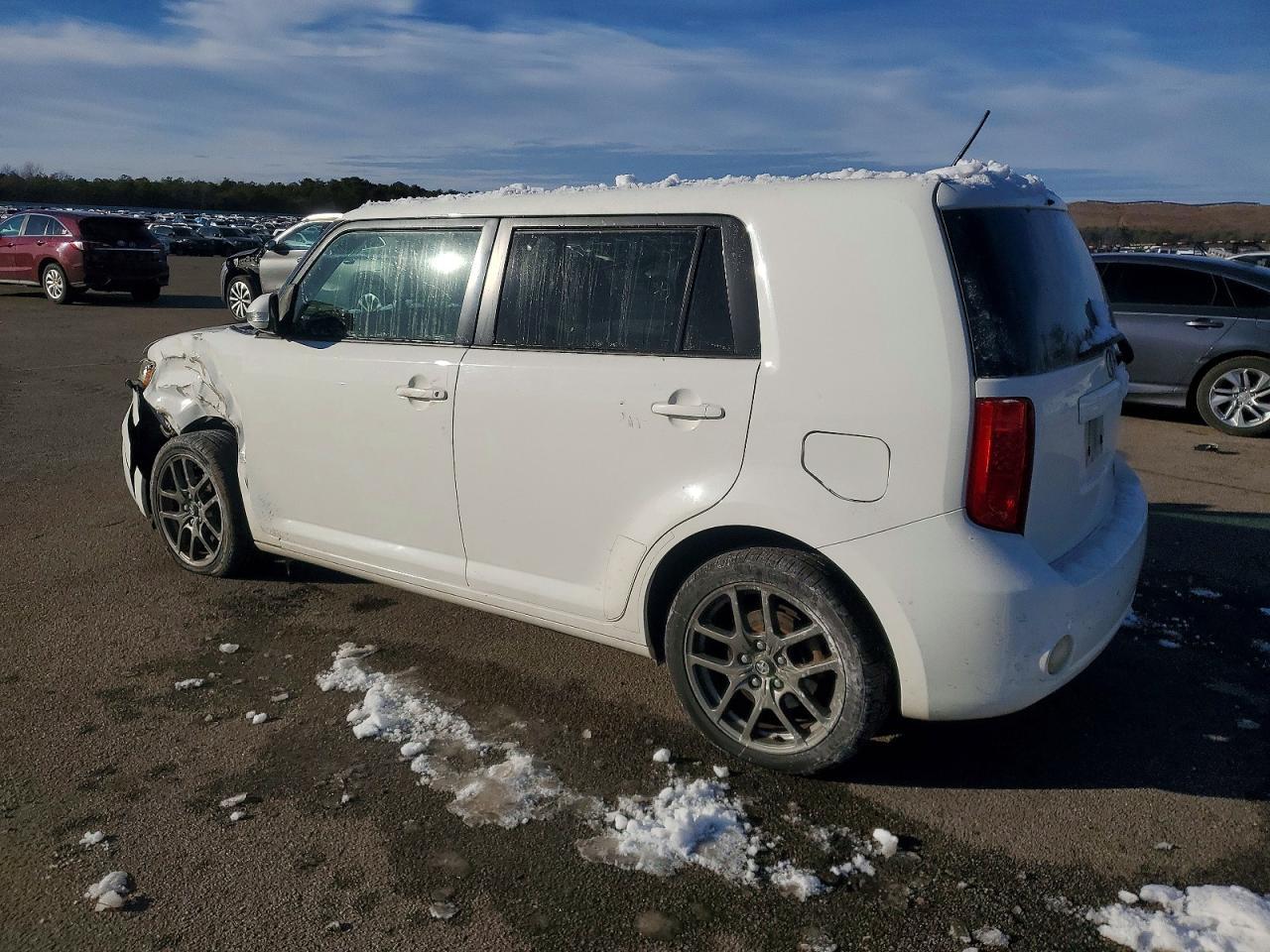 2010 TOYOTA SCION