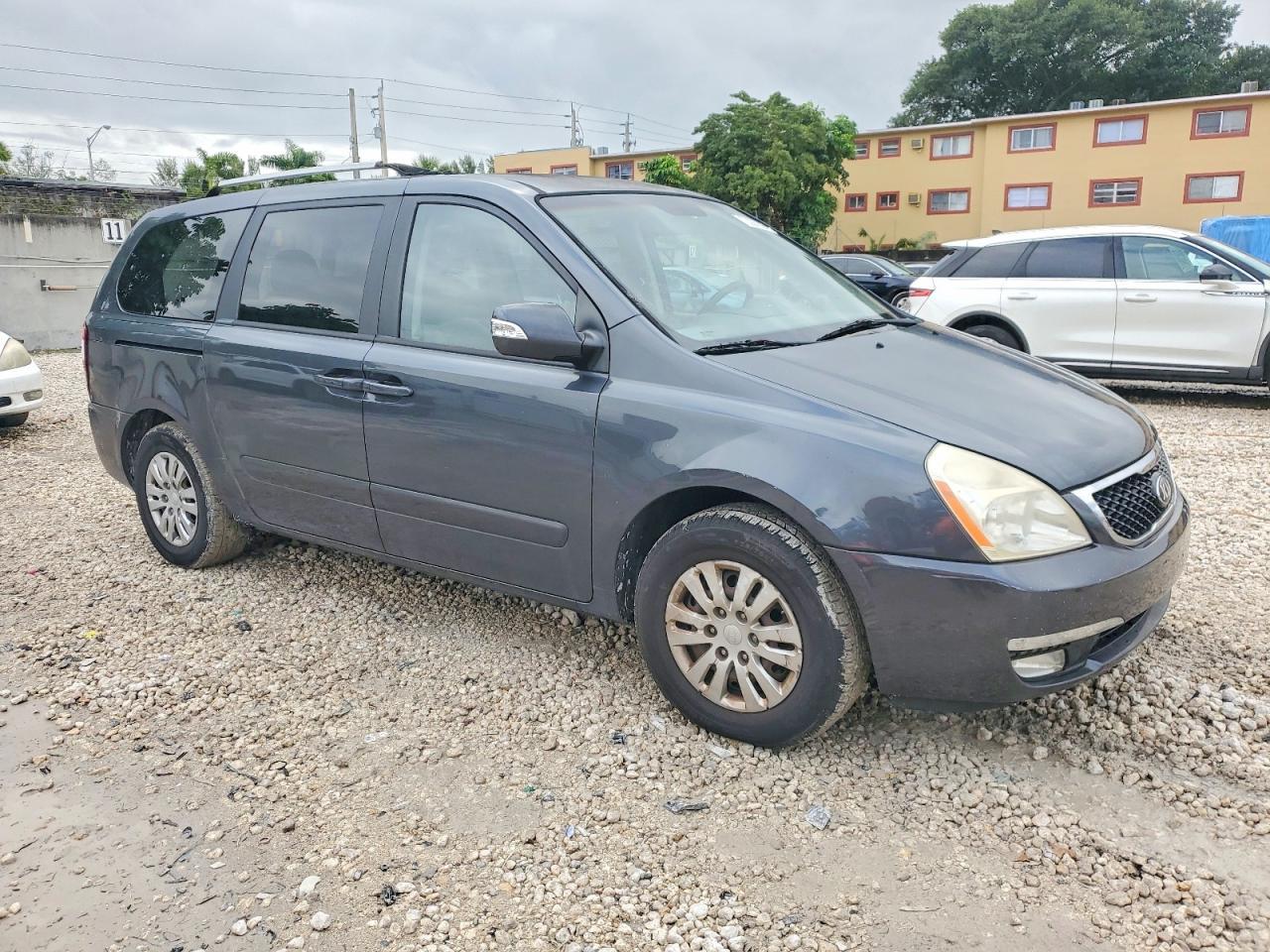 2014 KIA SEDONA