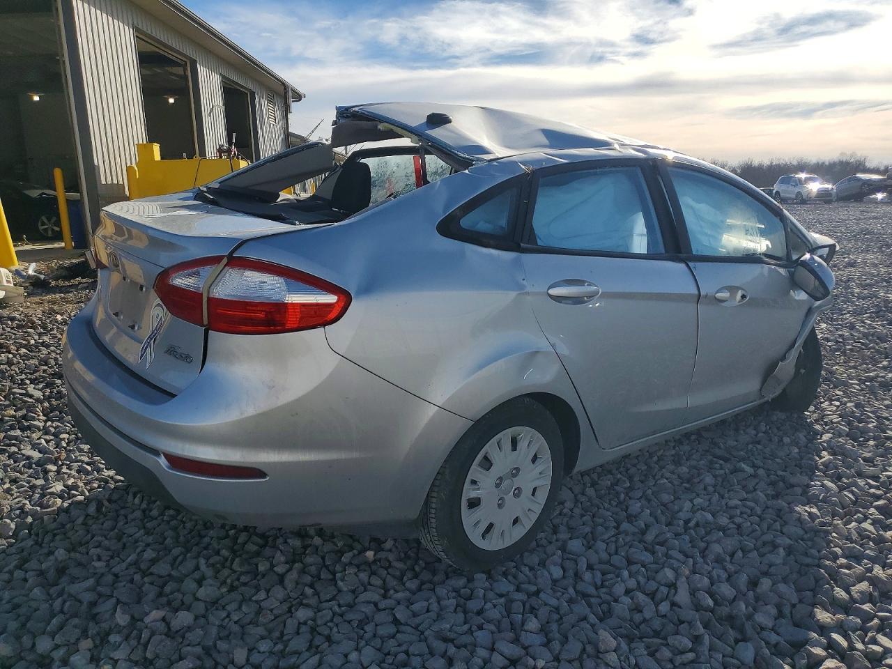 2016 FORD Fiesta