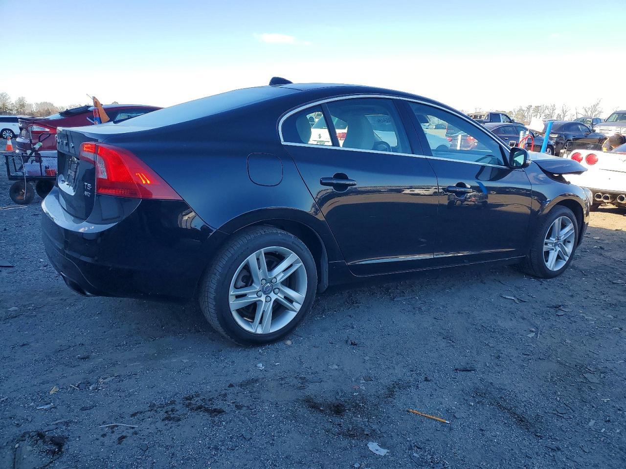 2015 VOLVO S60