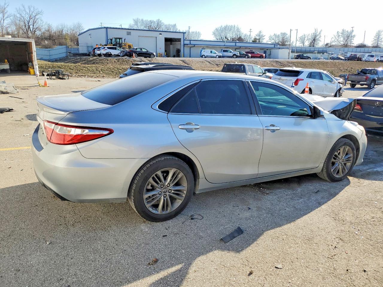 2016 TOYOTA CAMRY