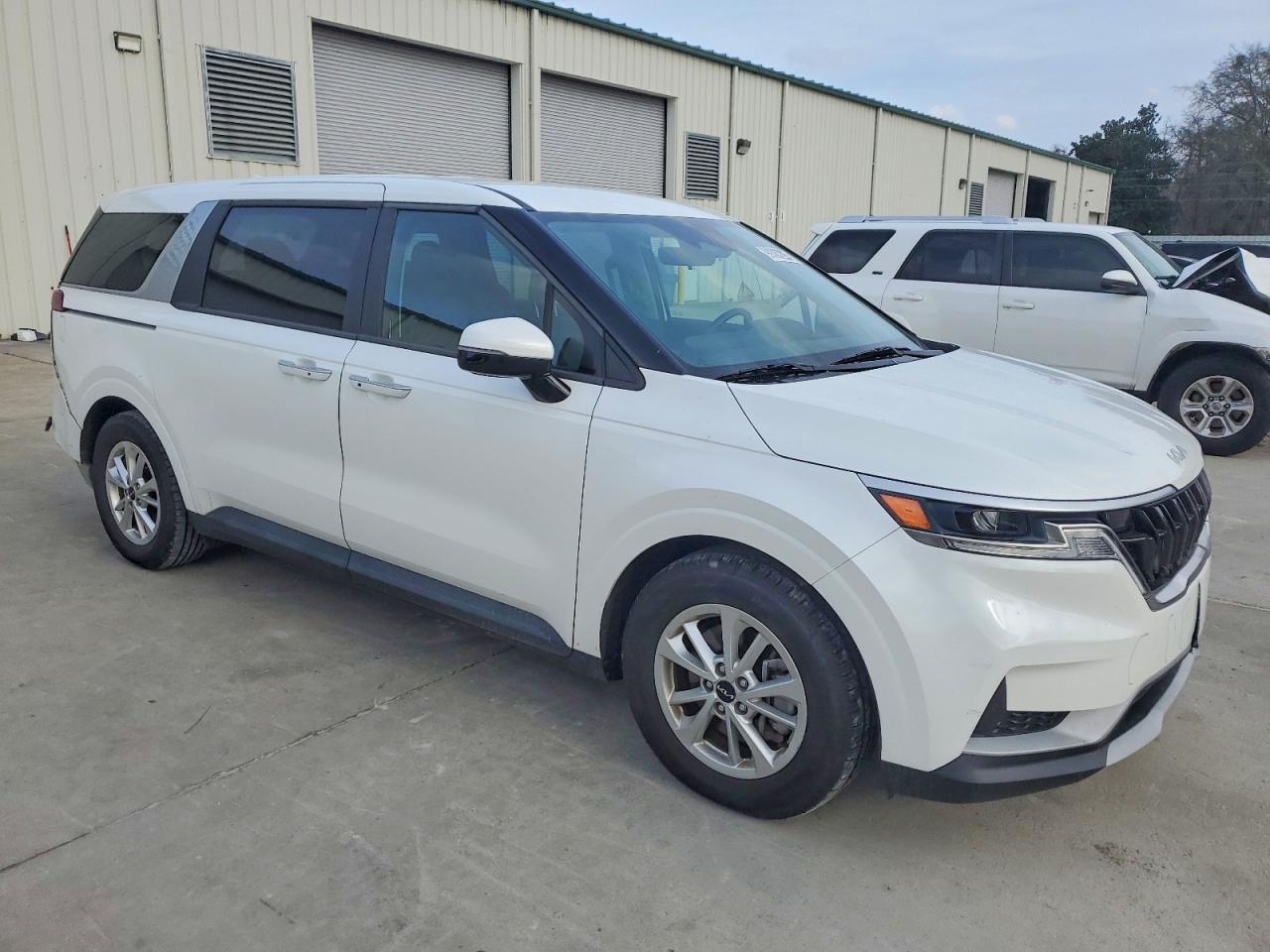 2023 KIA Carnival