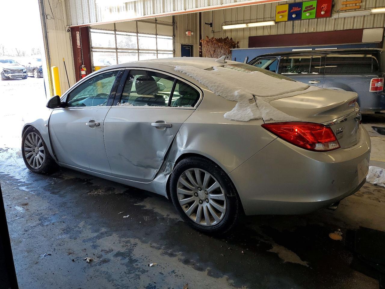 2011 BUICK Regal
