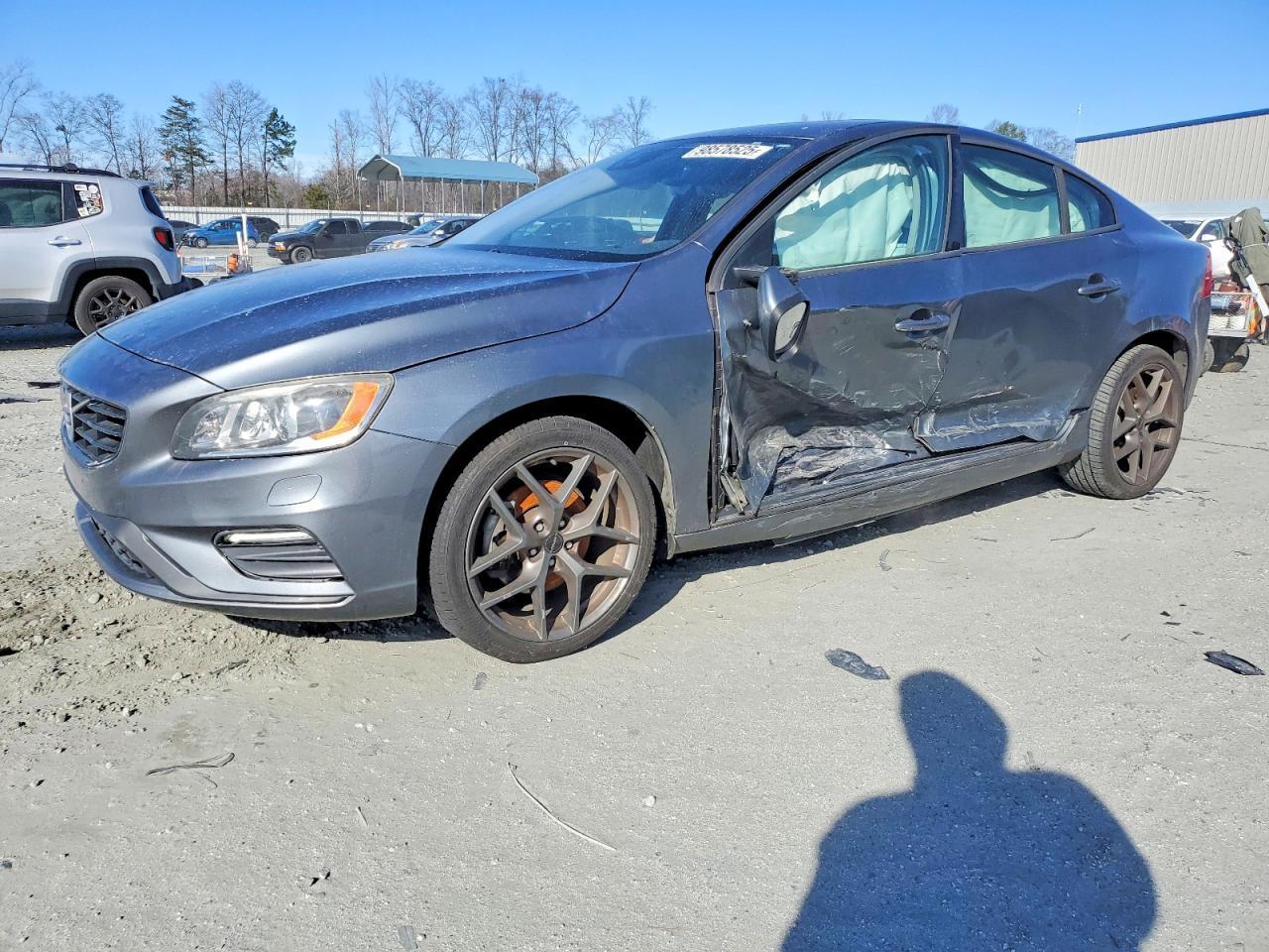 2018 VOLVO S60