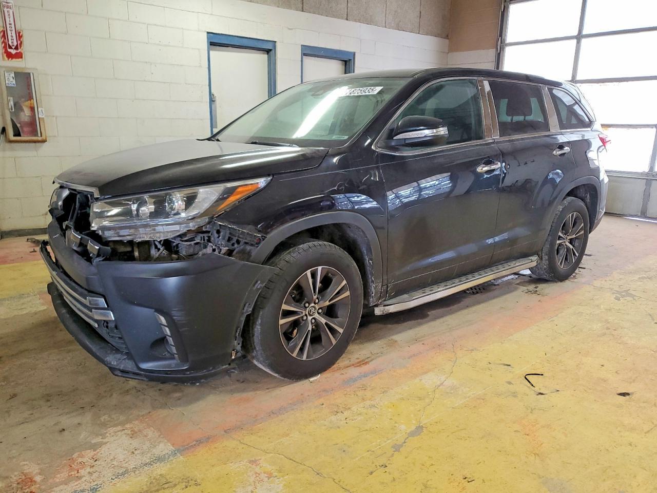2017 TOYOTA HIGHLANDER