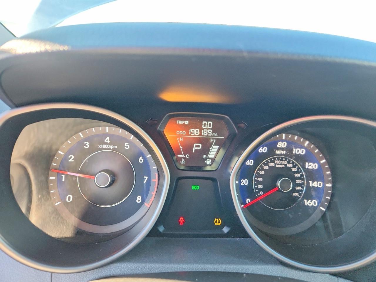 2012 HYUNDAI ELANTRA