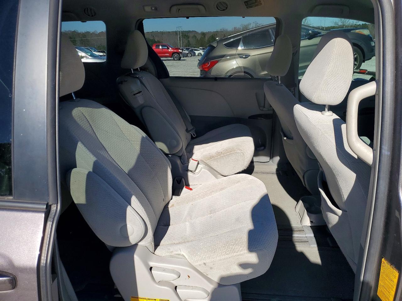 2014 TOYOTA SIENNA