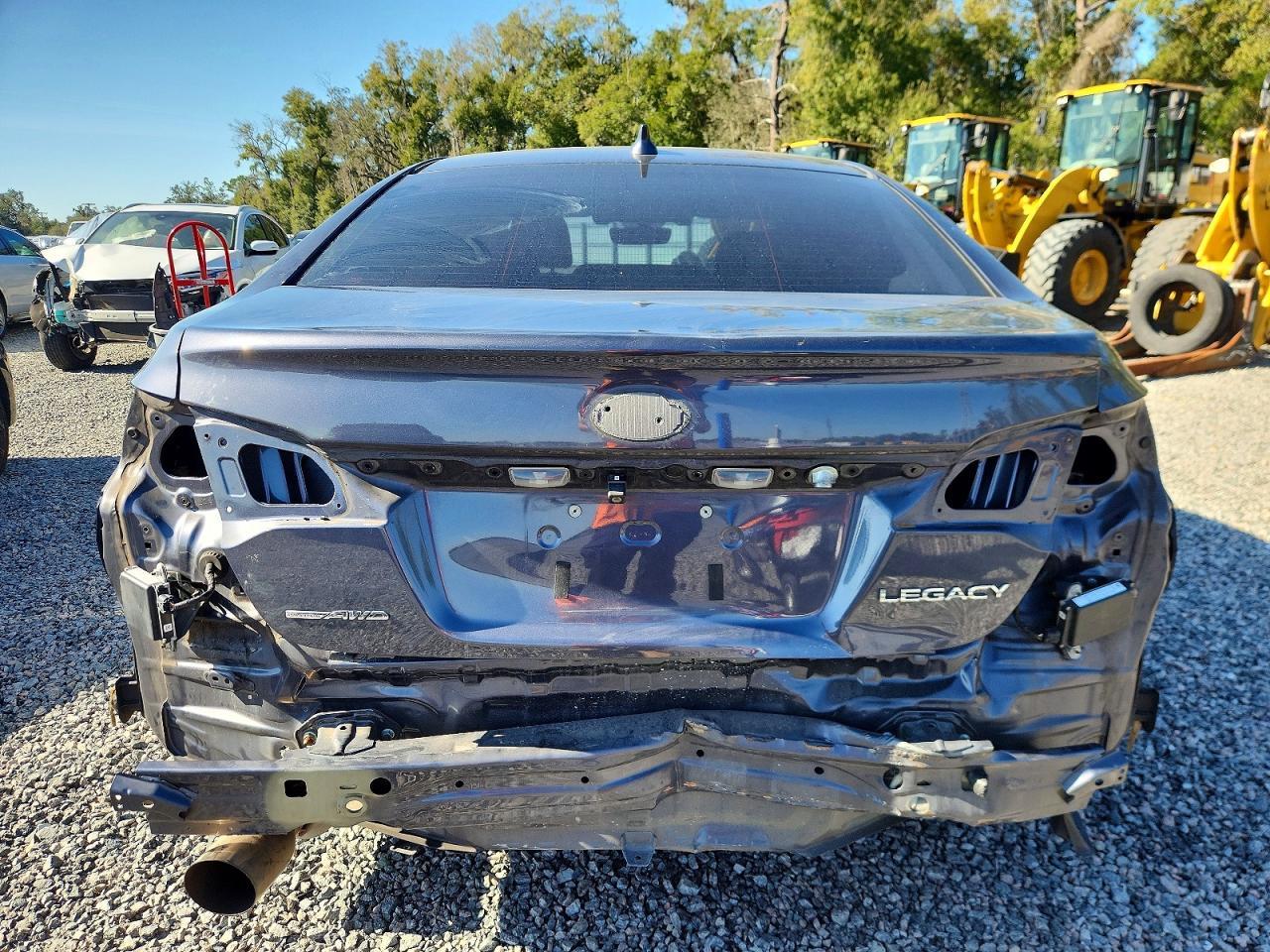 2017 SUBARU Legacy