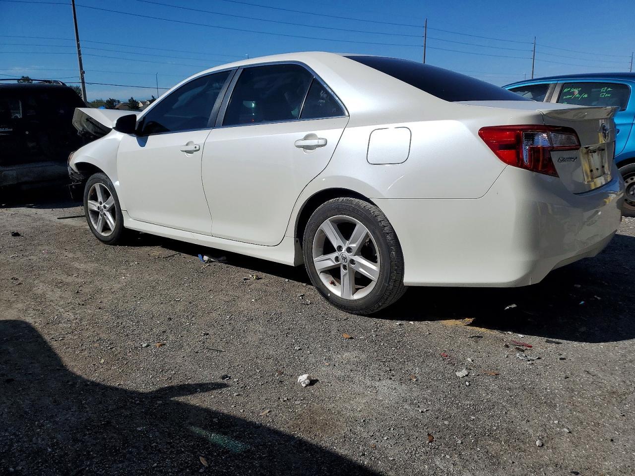 2014 TOYOTA CAMRY