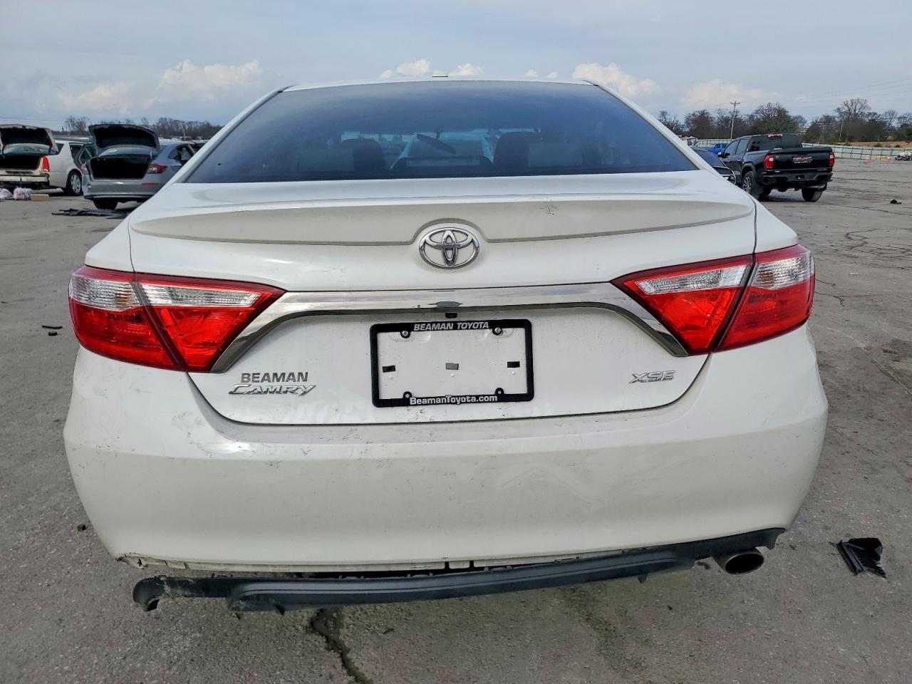 2016 TOYOTA CAMRY