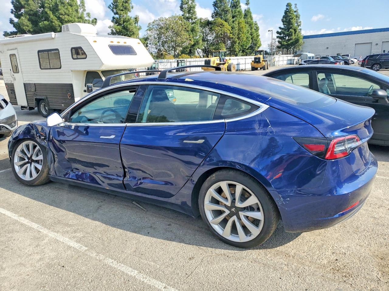 2018 TESLA MODEL 3