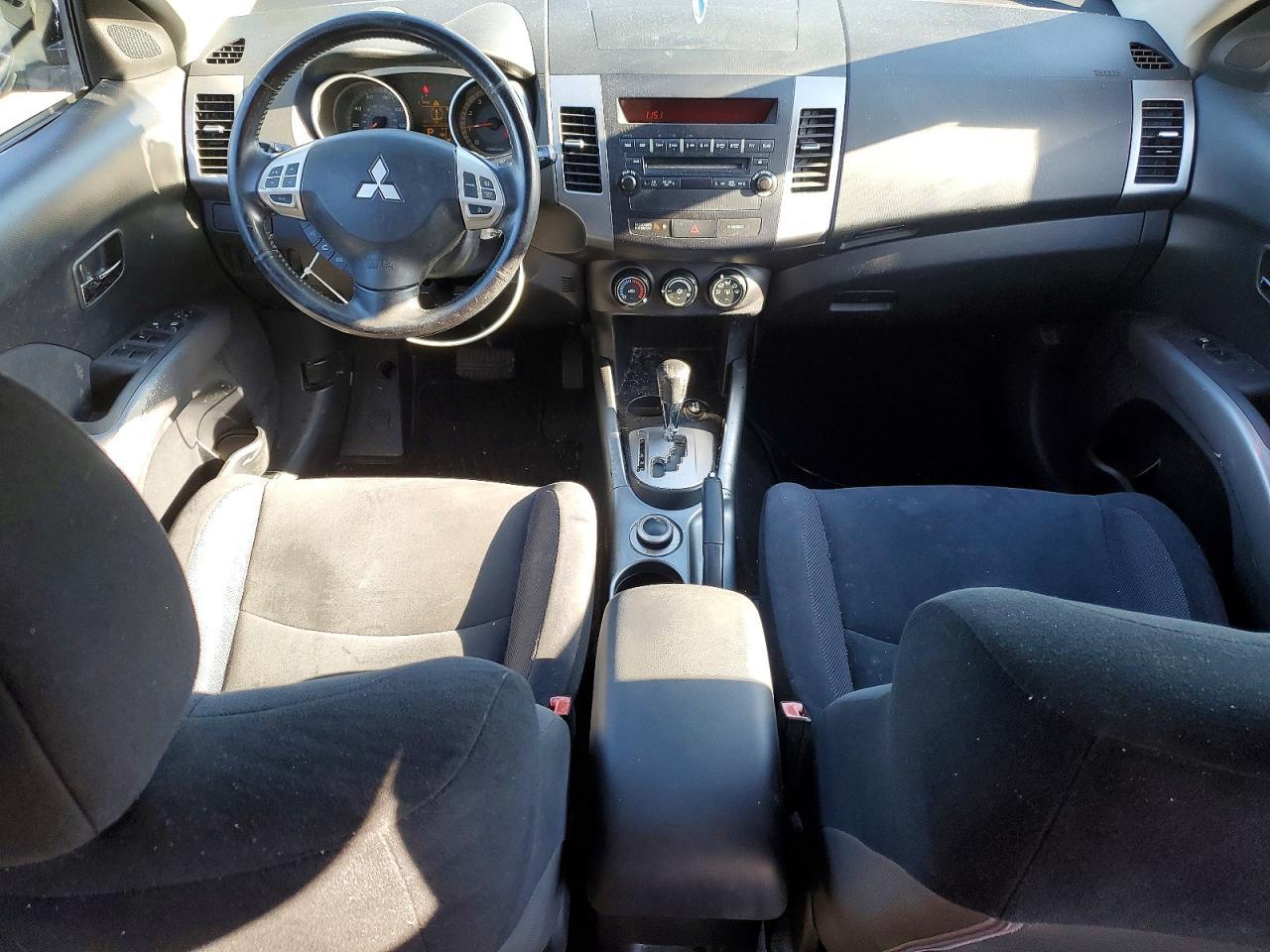 2009 MITSUBISHI outlander