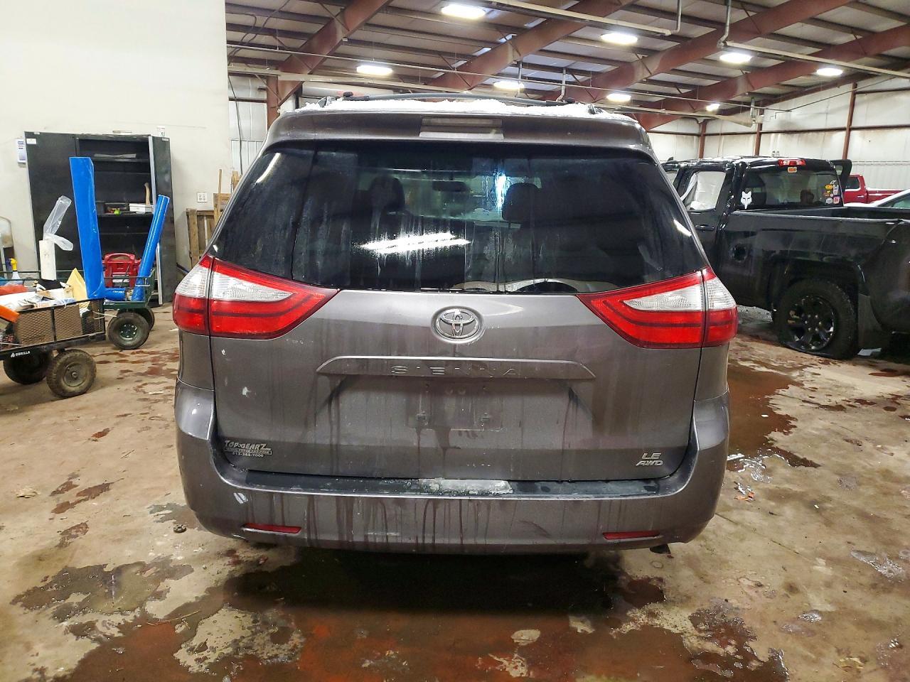 2015 TOYOTA SIENNA