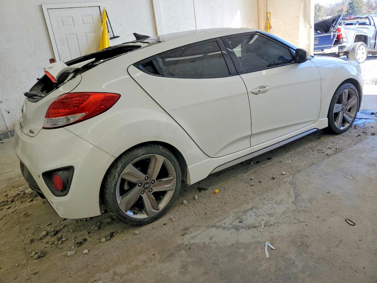 2013 HYUNDAI VELOSTER