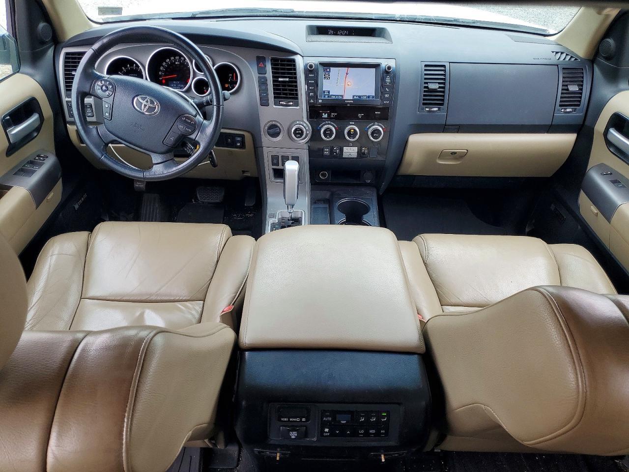 2013 TOYOTA Sequoia