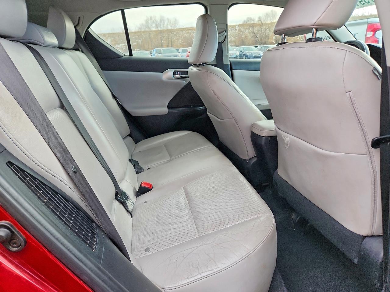 2011 LEXUS CT 200