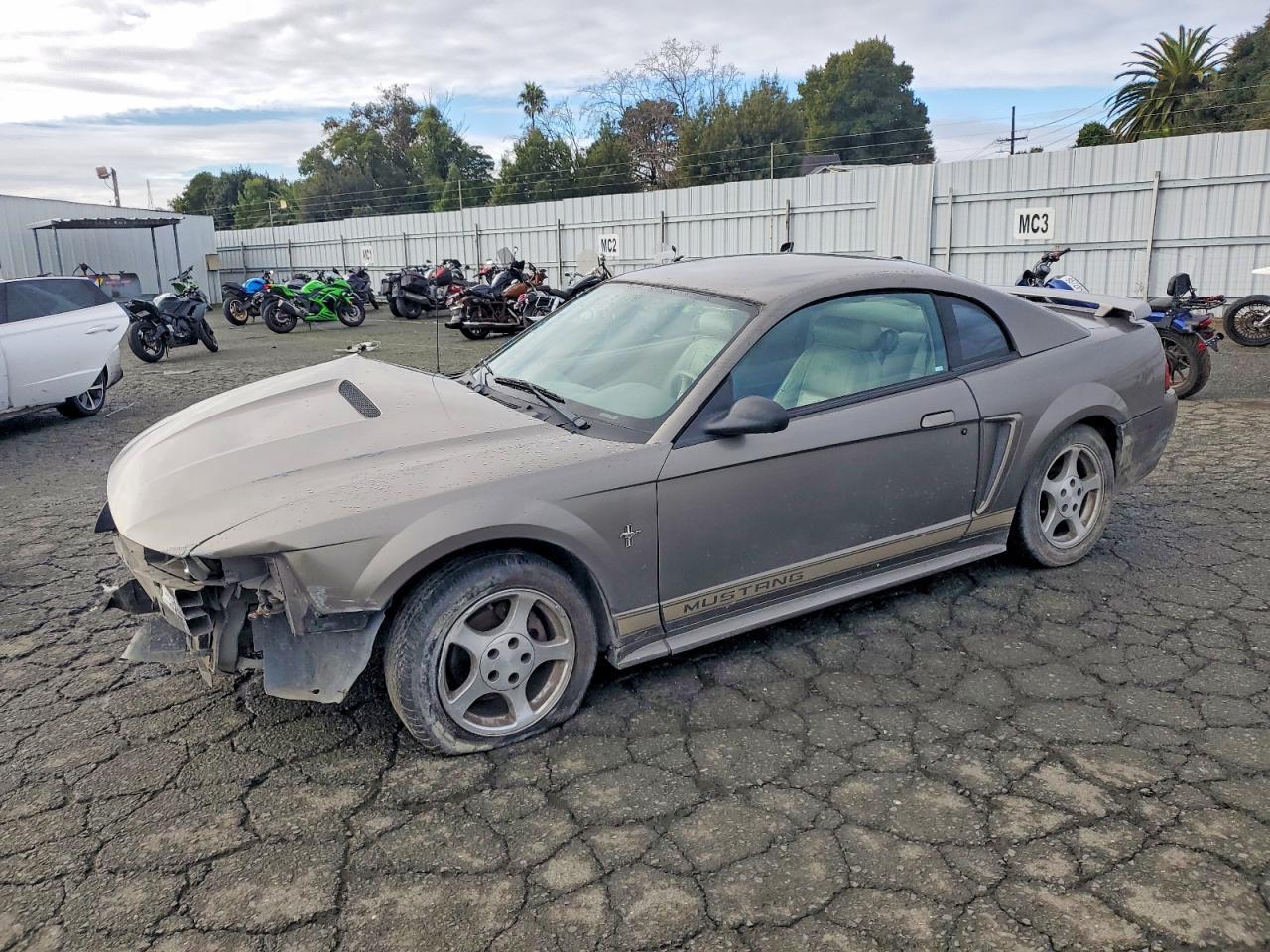 2002 FORD MUSTANG