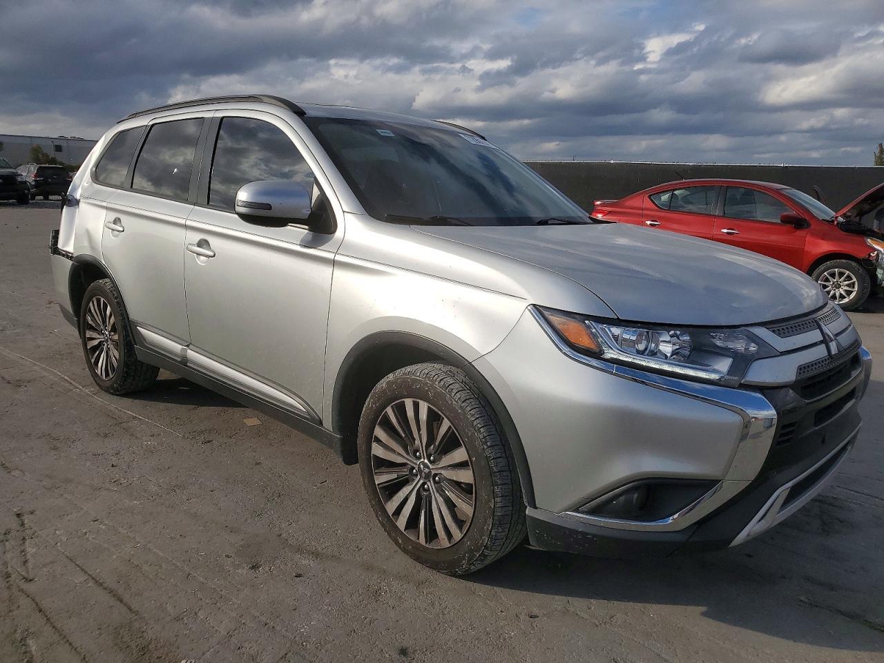 2020 MITSUBISHI outlander