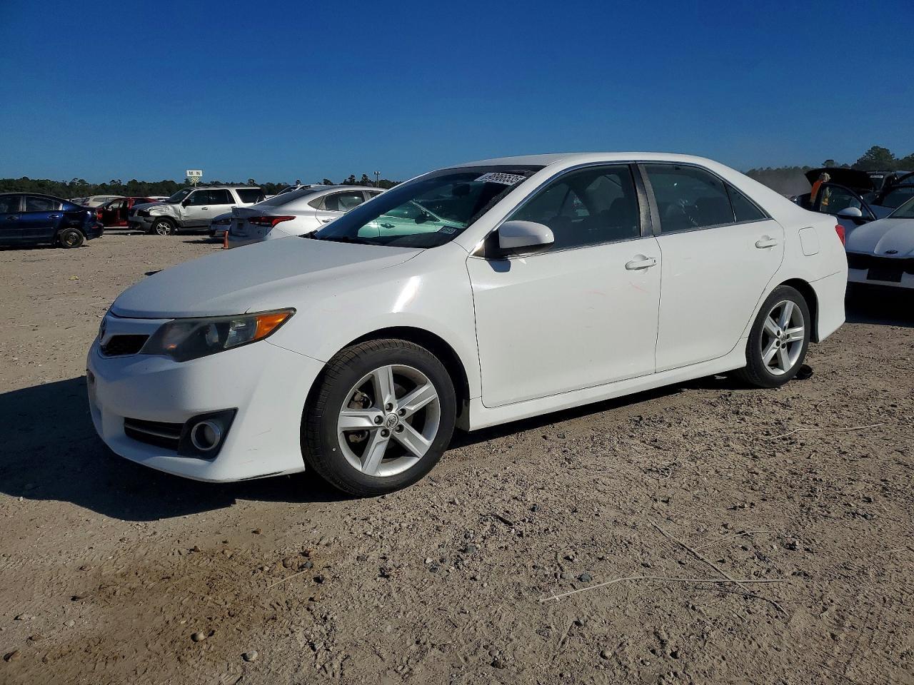 2014 TOYOTA CAMRY