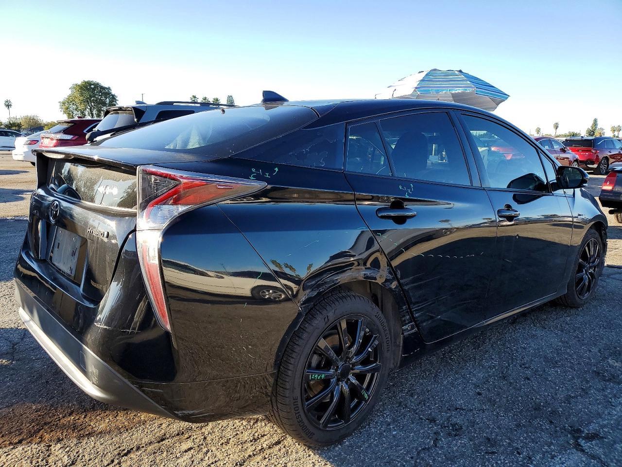 2016 TOYOTA PRIUS