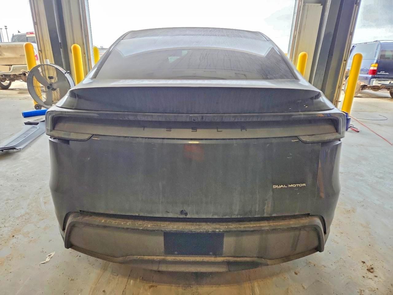 2026 TESLA MODEL Y