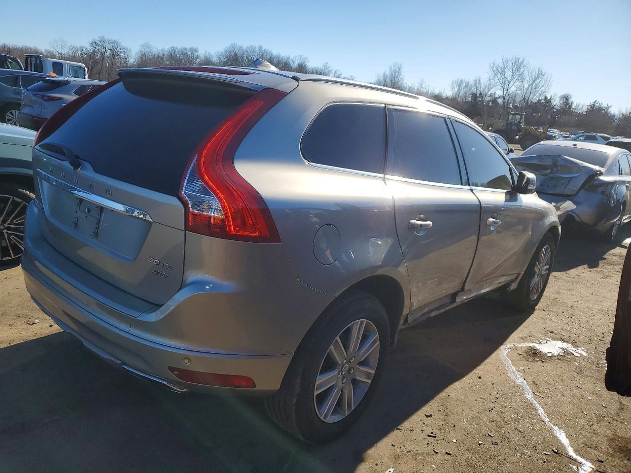 2016 VOLVO XC60
