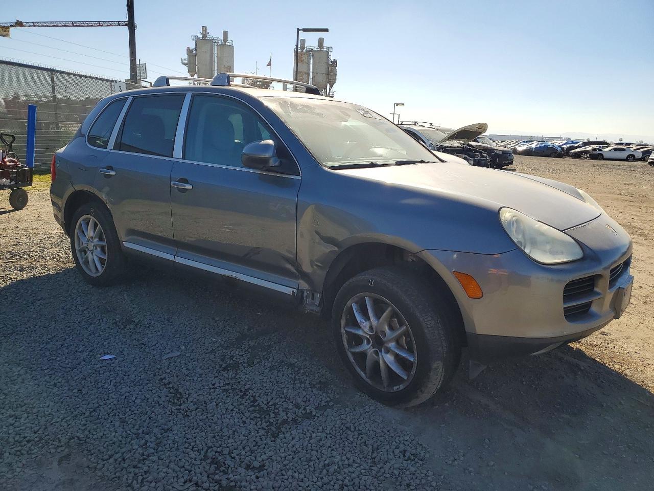 2004 PORSCHE CAYENNE