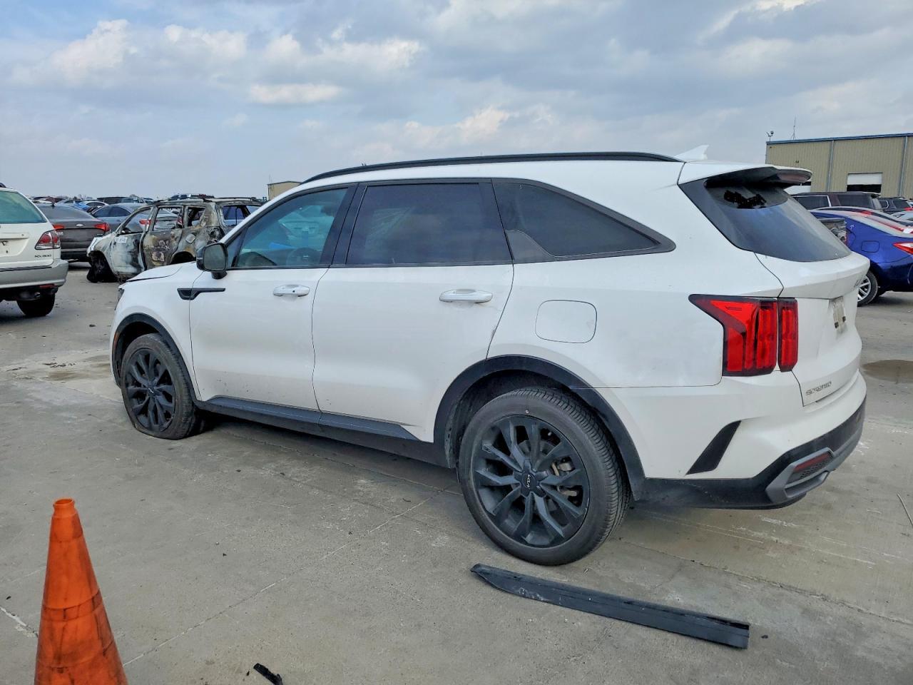 2023 KIA SORENTO