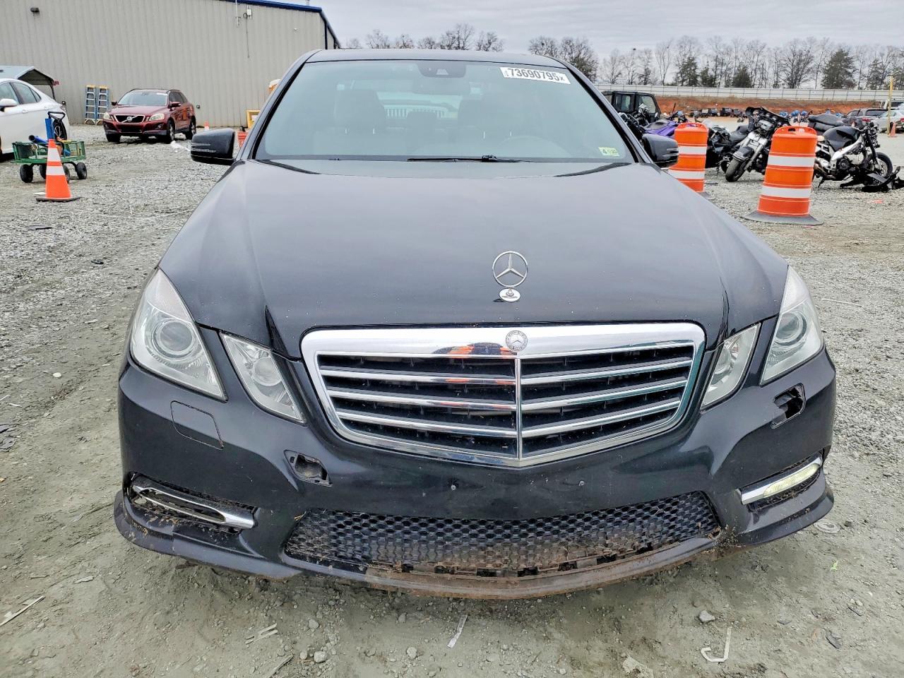 2013 MERCEDES-BENZ E-Class