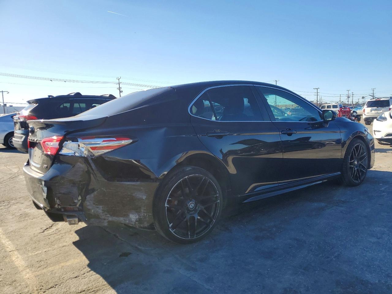 2018 TOYOTA CAMRY