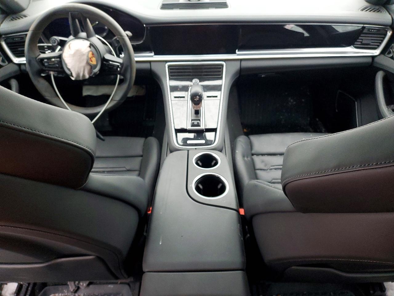 2023 PORSCHE Panamera