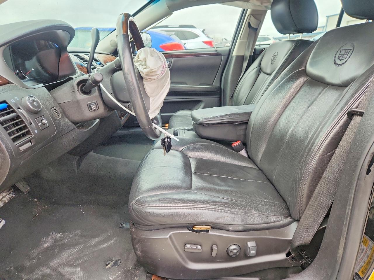 2011 CADILLAC DTS