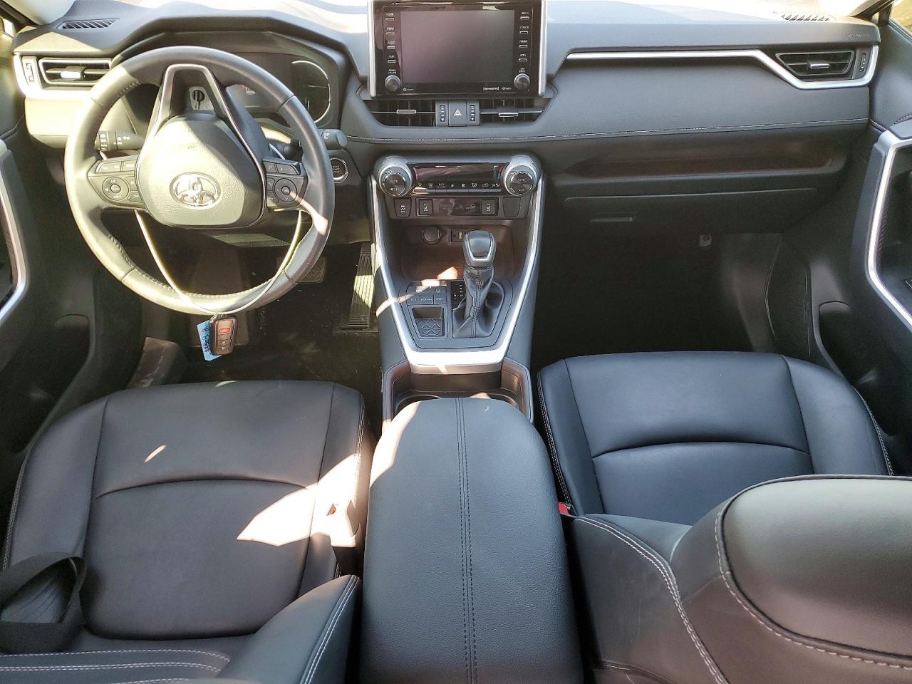 2019 TOYOTA RAV4