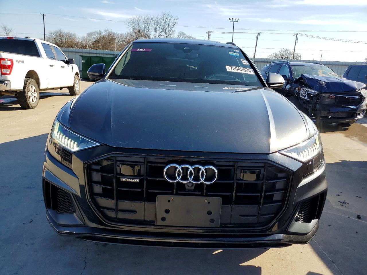 2020 AUDI Q8