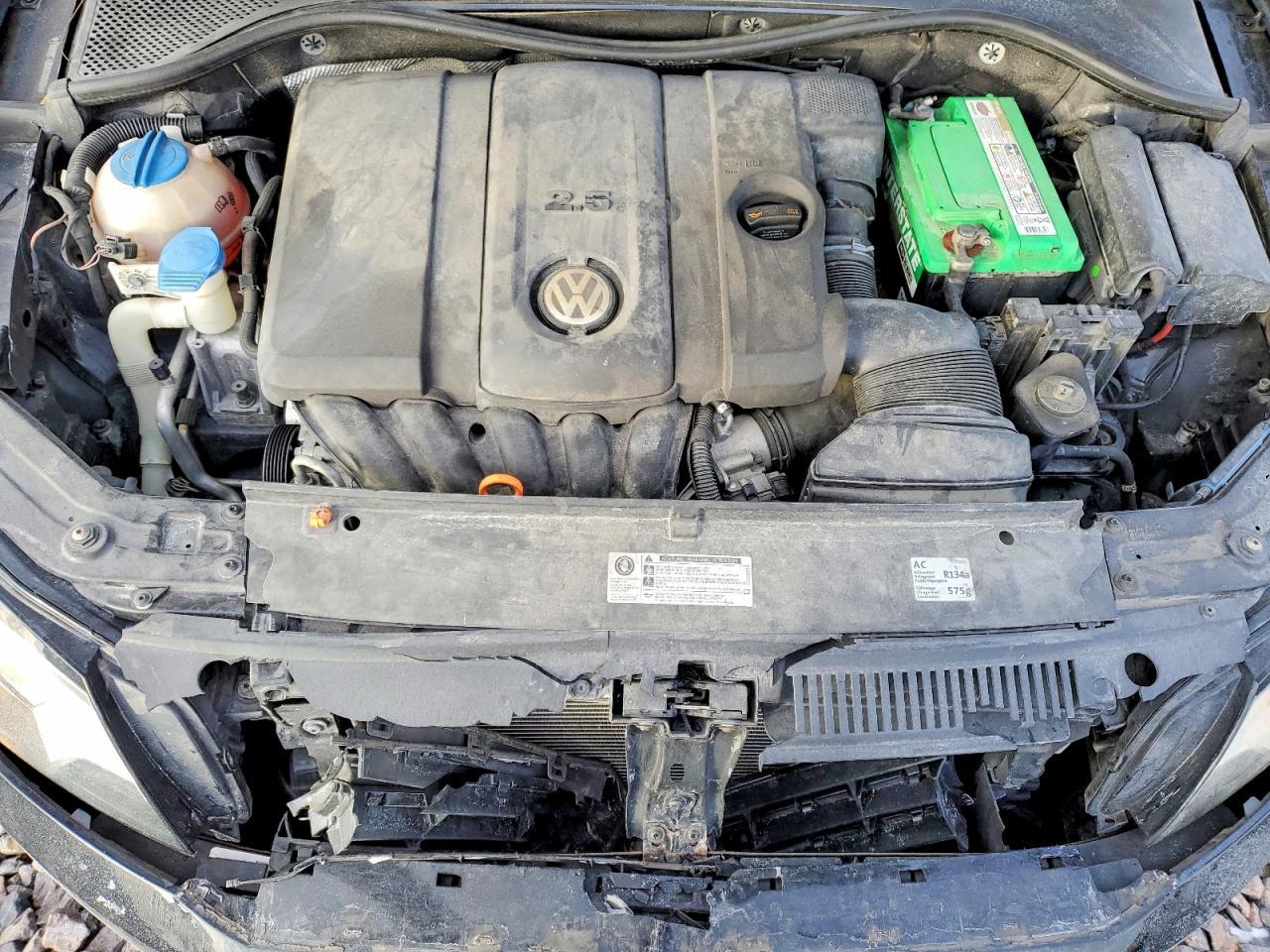 2012 VOLKSWAGEN Passat