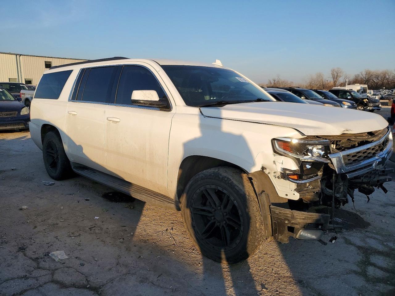 2016 CHEVROLET Suburban