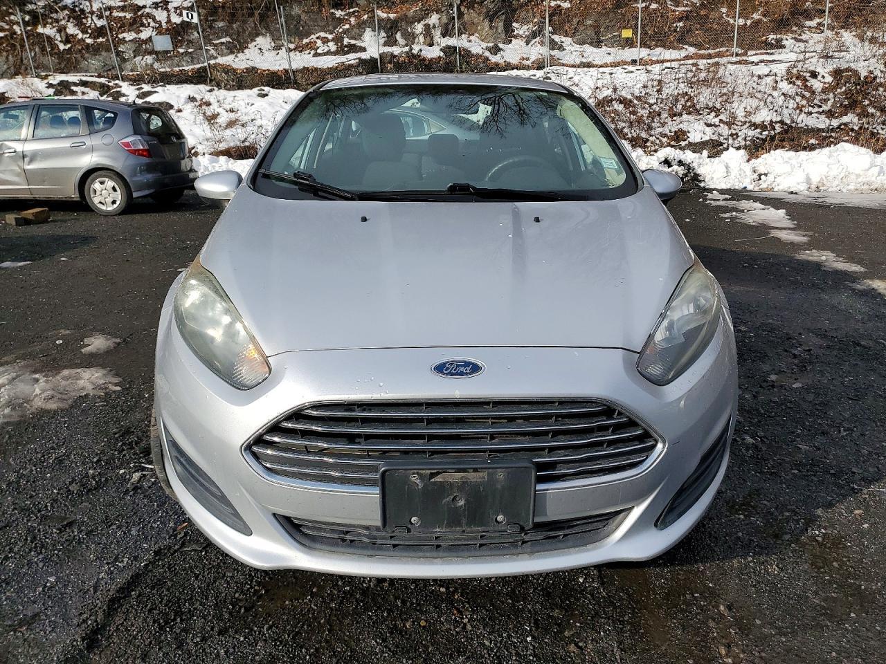 2015 FORD Fiesta