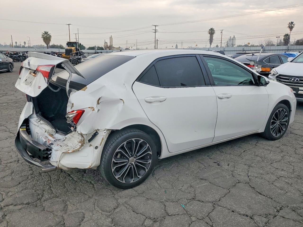 2015 TOYOTA COROLLA