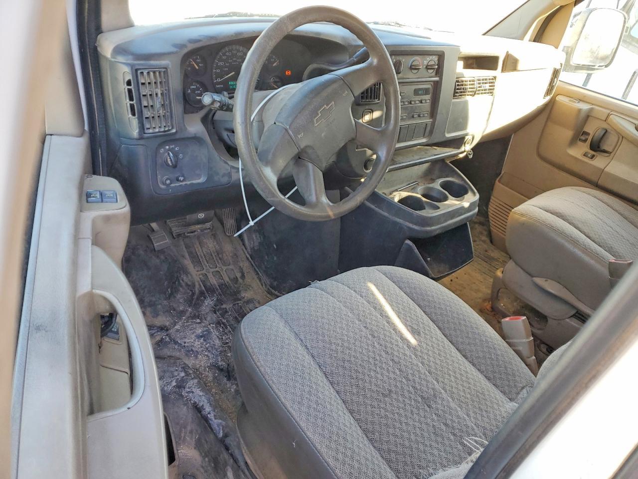 2004 CHEVROLET EXPRESS 2500