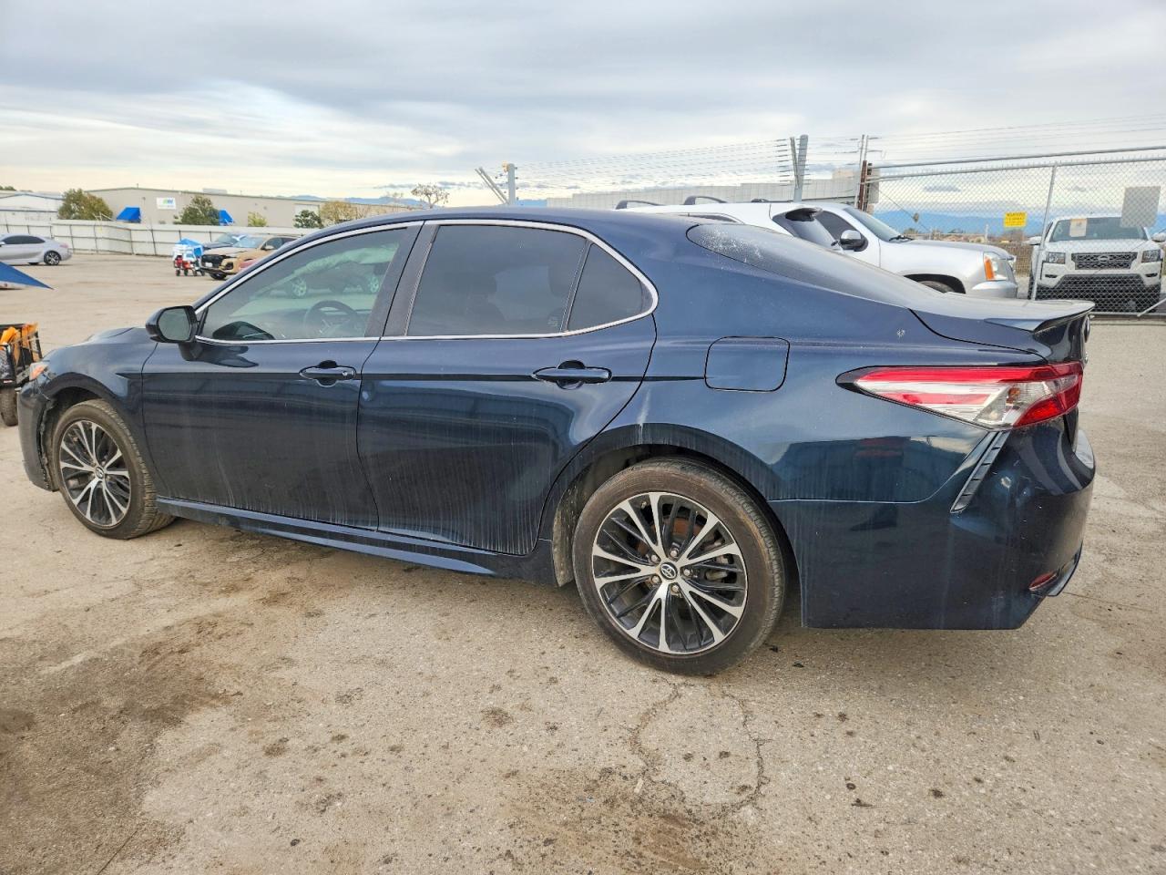 2018 TOYOTA CAMRY