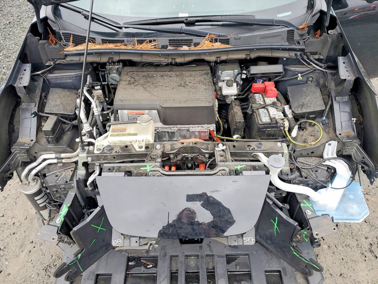 2021 NISSAN LEAF