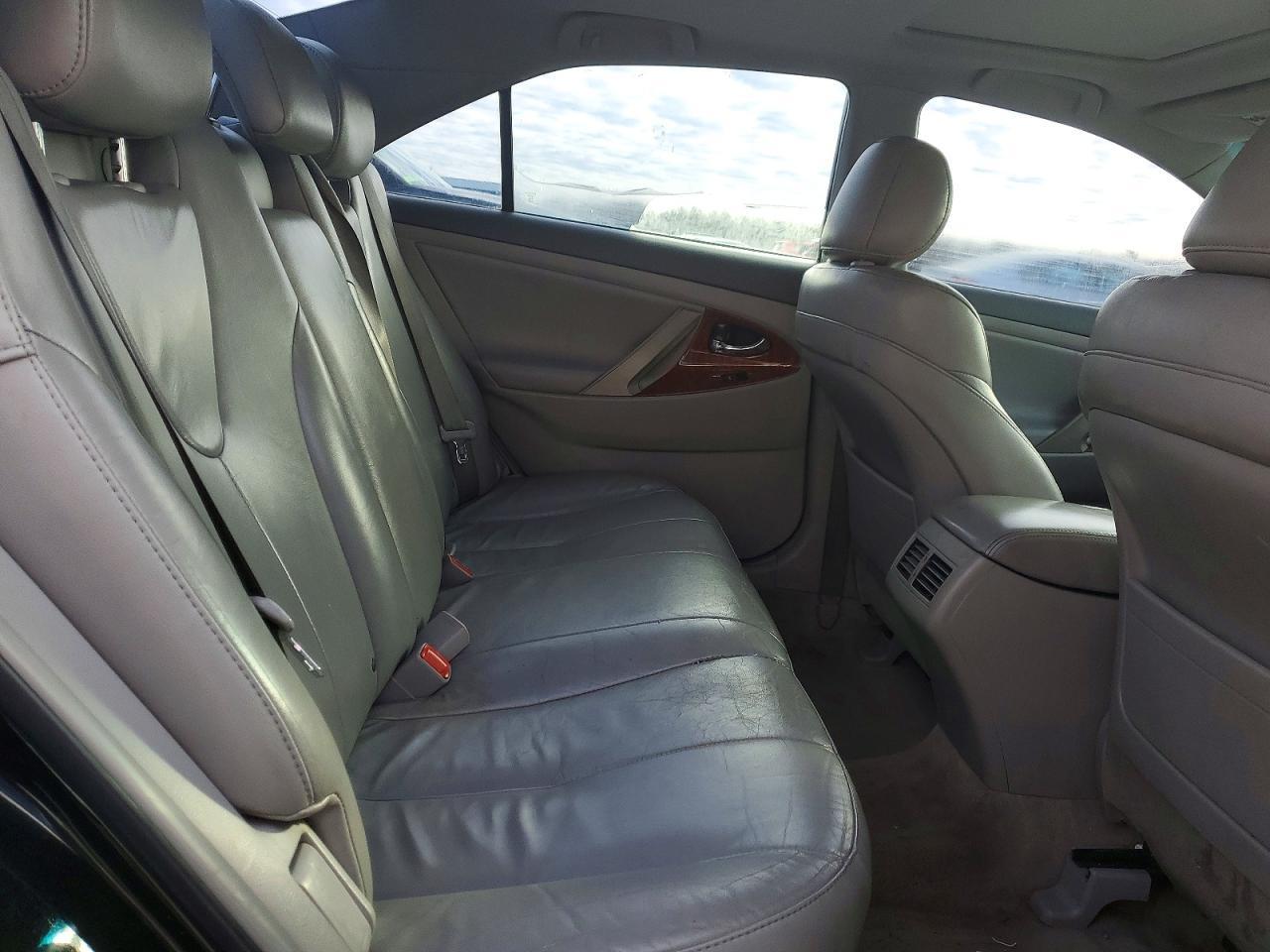 2011 TOYOTA CAMRY