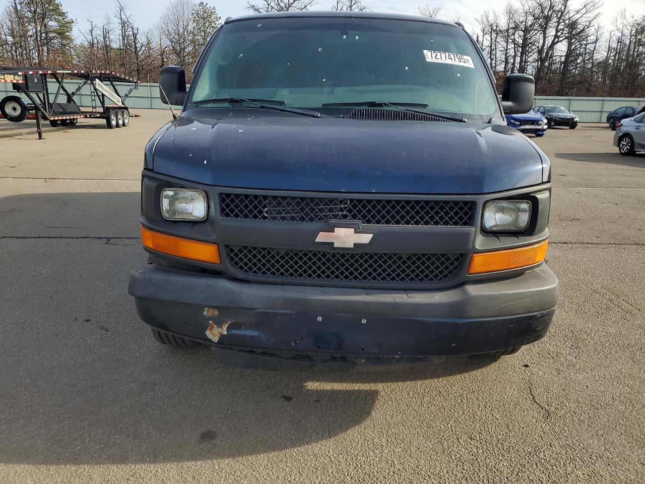 2005 CHEVROLET Express 3500